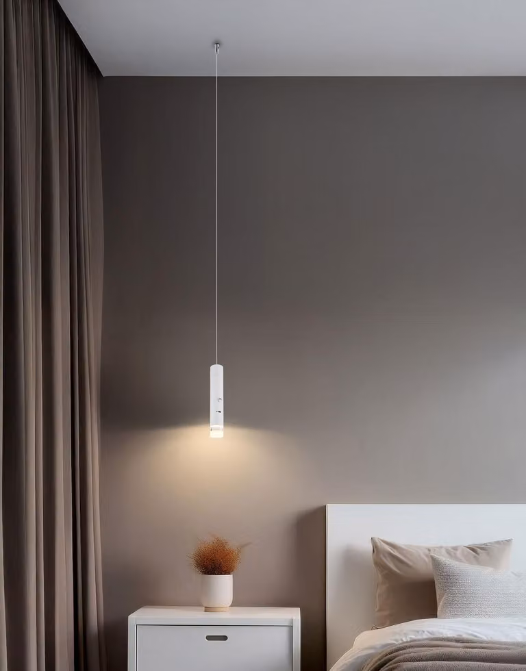 Lampada a sospensione ricaricabile Pelo white