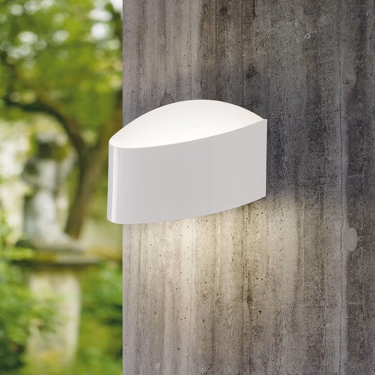 Applique a LED in acciaio zincato di colore bianco