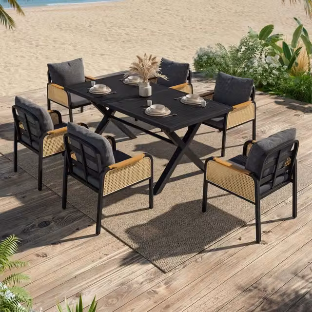 Set da pranzo da esterno con tavolo e 6 sedie in ferro, rattan PE e cuscini