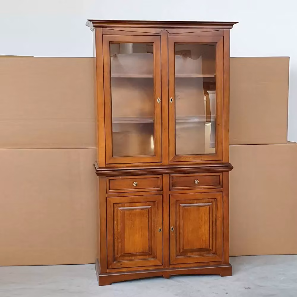 Cristalliera classica Mobili 2G in legno noce con ante in vetro e specchio, colore marrone, L: 117 cm, P: 46 cm, H: 220 cm – 1