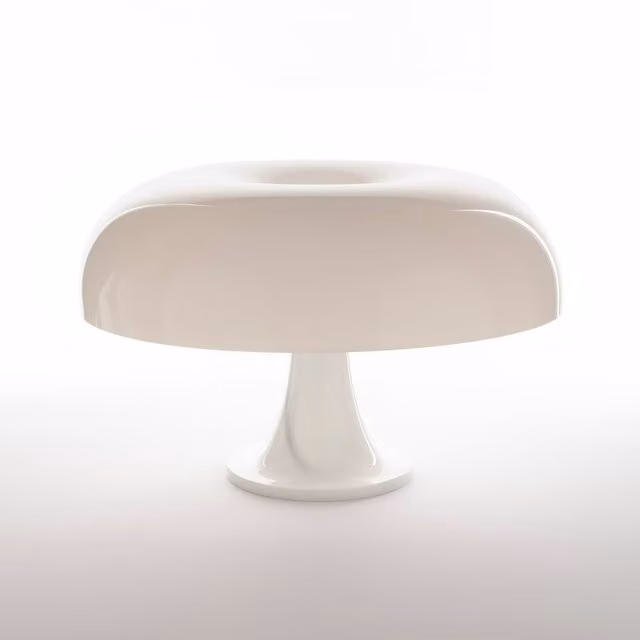 Artemide Nesso Lampada da tavolo in plastica bianca con luce LED