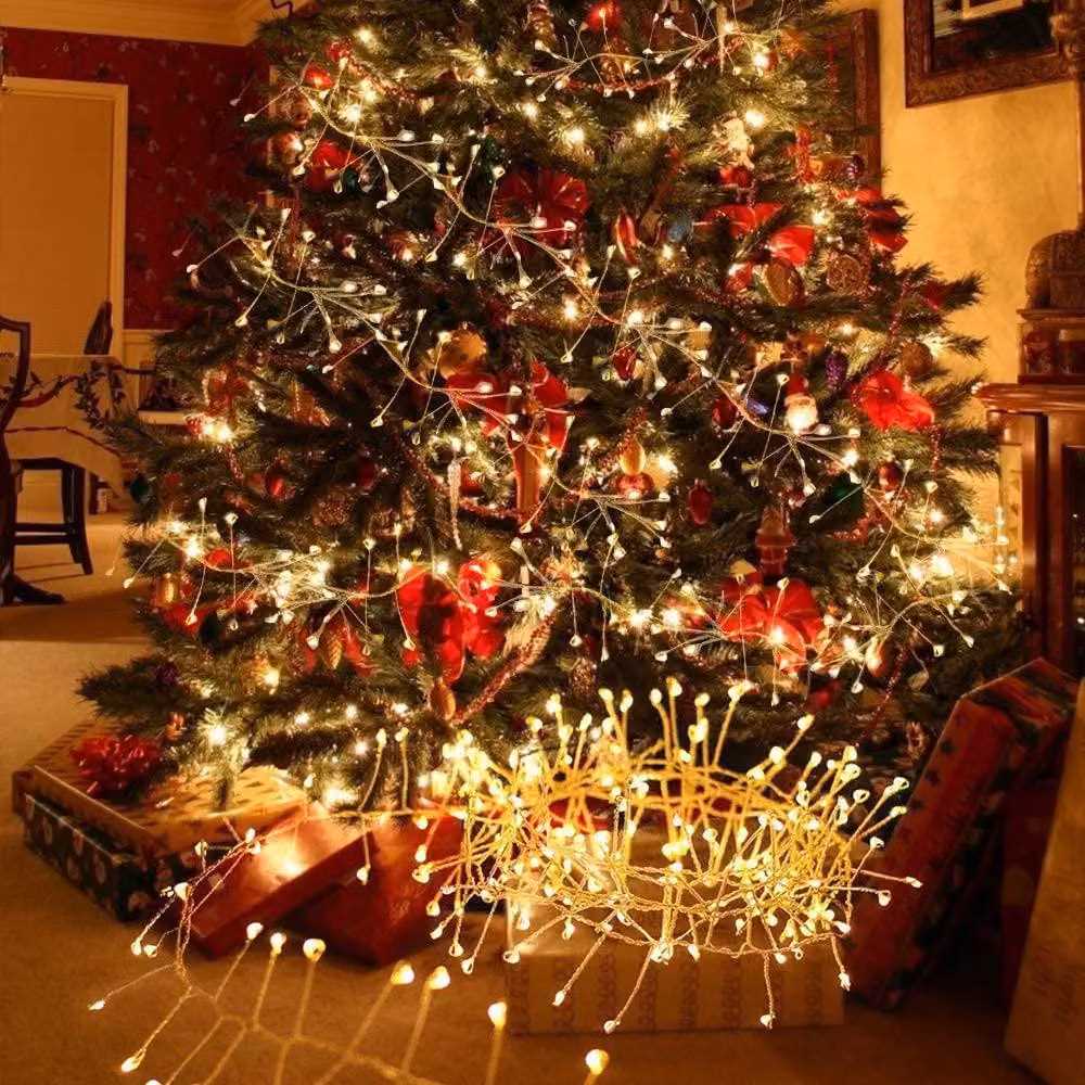 Catena luminosa con 50 LED, lunghezza 10 metri, in plastica, ideale per decorazioni natalizie, con effetto scintillante