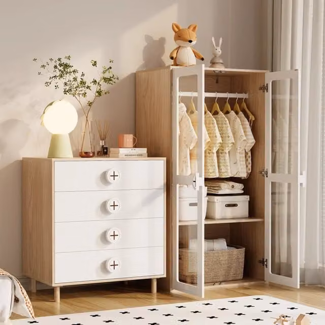 Set armadio e comodino con ante in acrilico trasparente 10 livelli e 4 cassetti naturale e bianco
