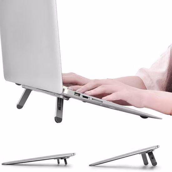 Supporto ergonomico da scrivania con solida base per notebook, per garantire produttività e comfort sul lavoro