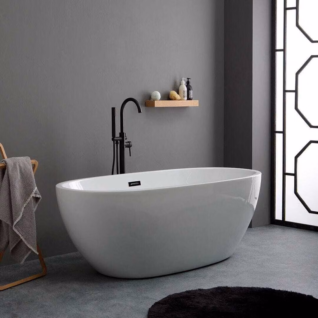 Vasca da bagno in acrilico bianco centro stanza | Cassiopea