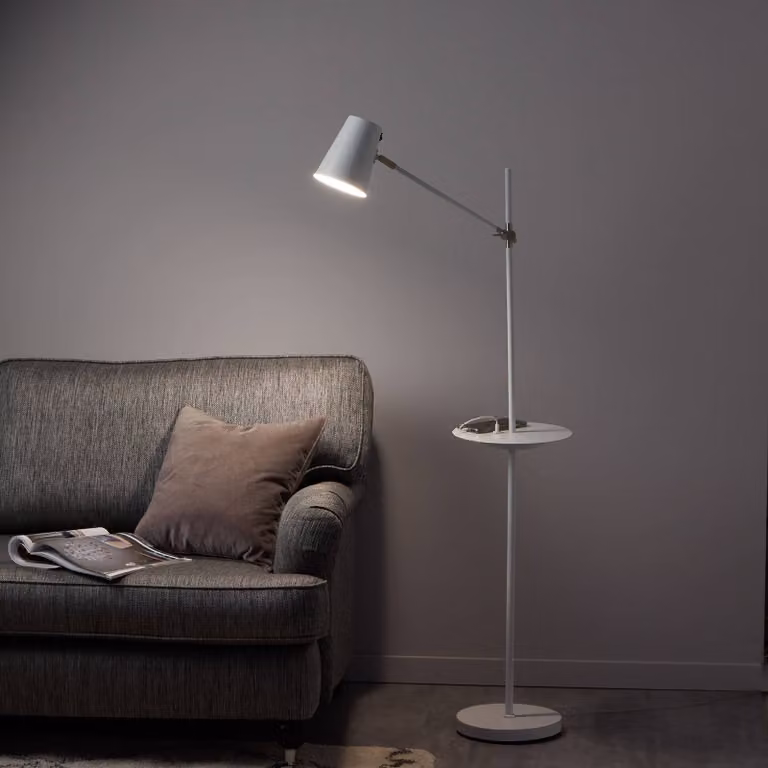 Markslöjd Lampada da terra Linear, Bianco / Opale, Soggiorno / Sala da pranzo, Metallo, Scandinavo, Lampada da terra