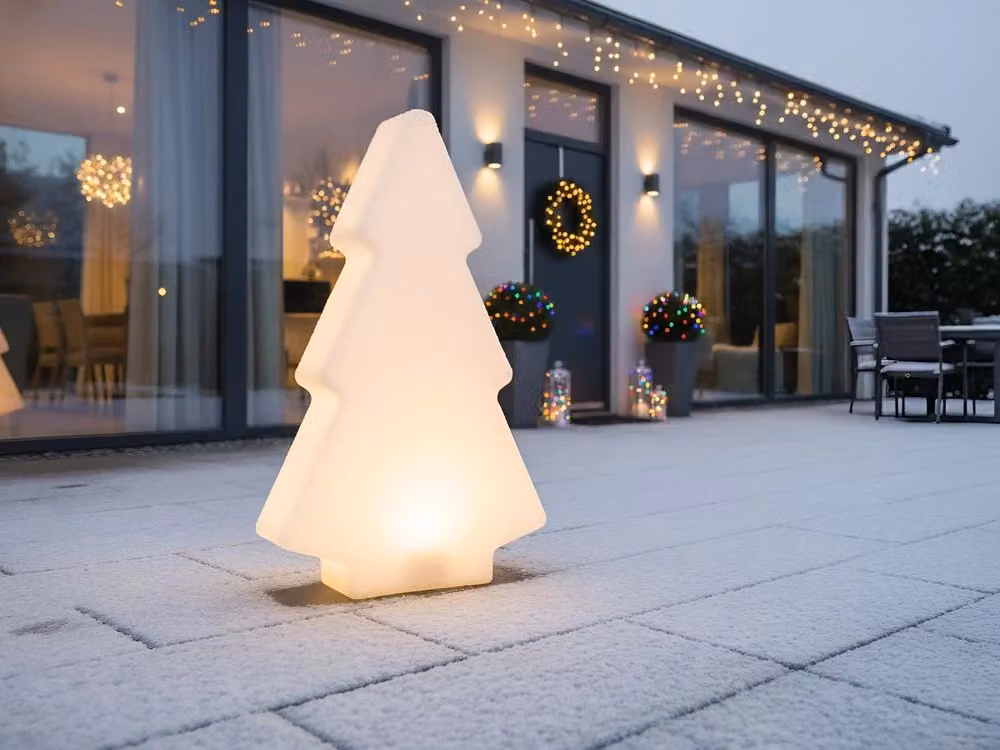 Lampada da terra LED Beliani IT per esterni con illuminazione RGB e telecomando, design moderno a forma di albero di Natale, colore bianco, protezione IP54 – 2