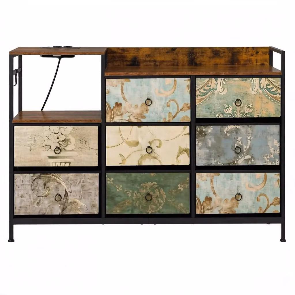 Cassettiera Chicfurn in stile industrial con 8 cassetti, vano aperto, 2 ripiani e ganci, dotata di prese USB e tipo C, L 132 cm, P 29 cm, H 88 cm – 2