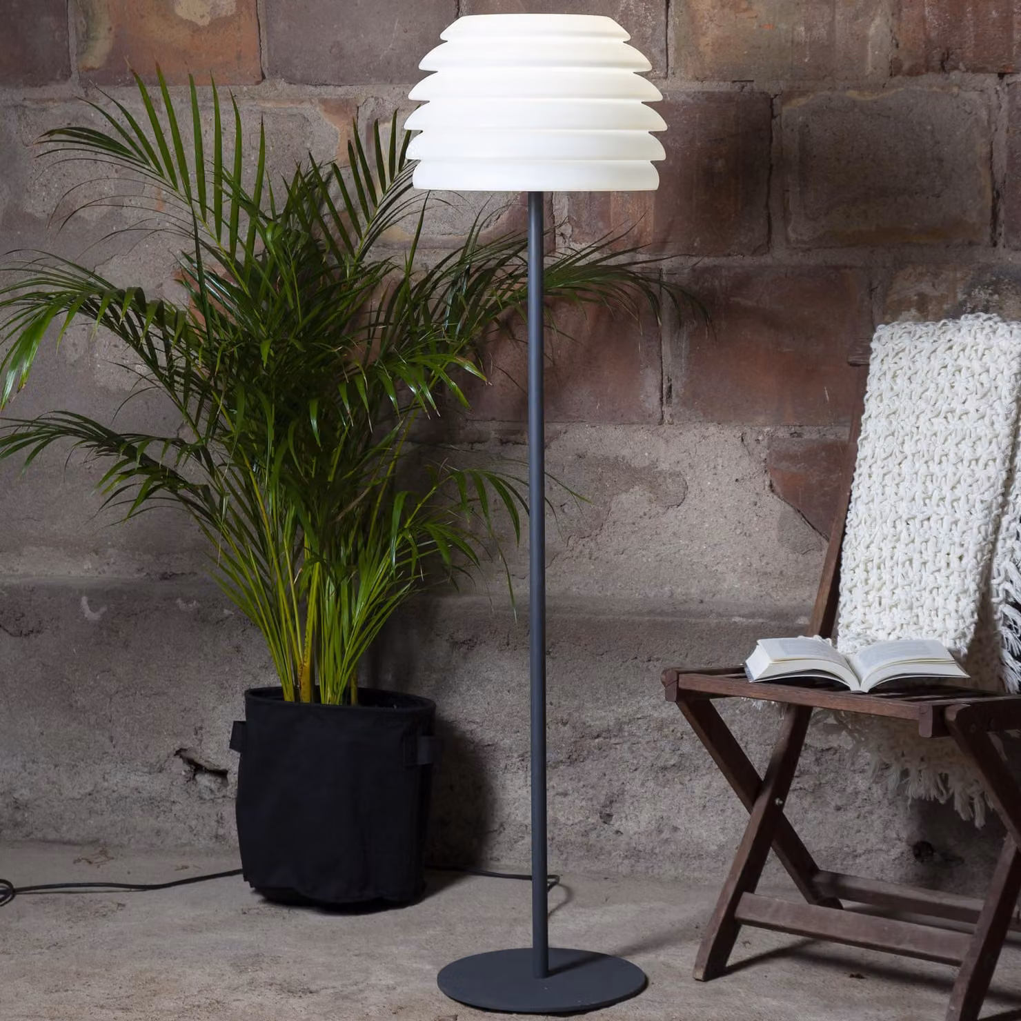 Lampada da terra - Lampada da giardino - Attacco E27 - H: 150cm P: 37cm - max 40W - per uso interno/esterno