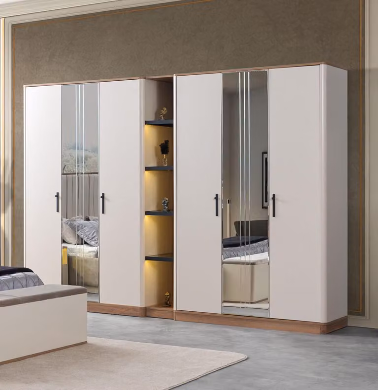 Armadio di classe con specchio ed eleganti ripiani