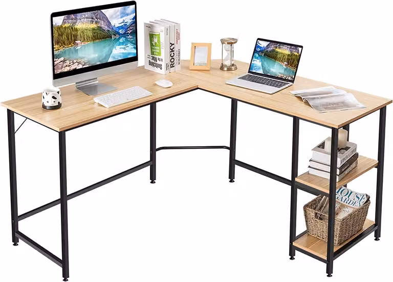 COSTWAY Scrivania a L, scrivania angolare 137x137x75,5 cm, scrivania per computer, scrivania per ufficio con 2 ripiani e poggiapiedi, scrivania salvaspazio, natura