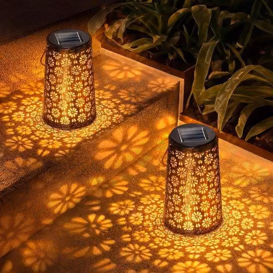 Lanterne in metallo a LED solari impermeabili per la decorazione del giardino