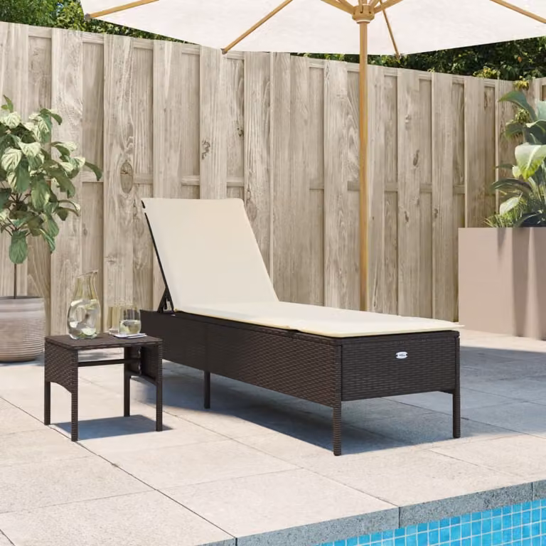 vidaXL Lettino Prendisole in Polyrattan Marrone con Tavolo Laterale e Cuscino Regolabile