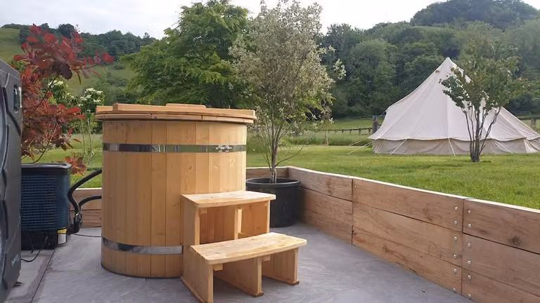 Outdoor-Spa Wellnesspool Warmwasserbad Holzbottich Whirlpool