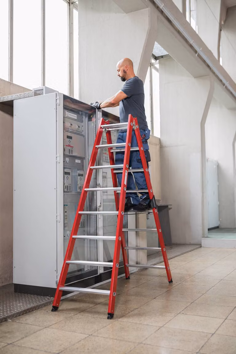 Scaletta accessibile da entrambi i lati Gradini in vetroresina/alluminio 2x12