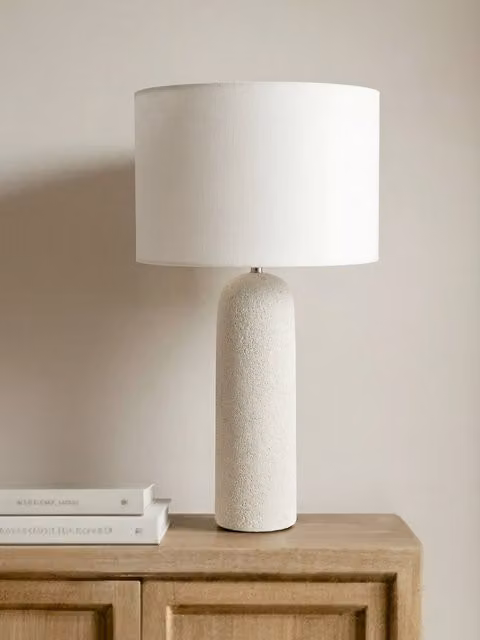 Lampada da tavolo Sann Kenay Home bianca in ceramica e tessuto