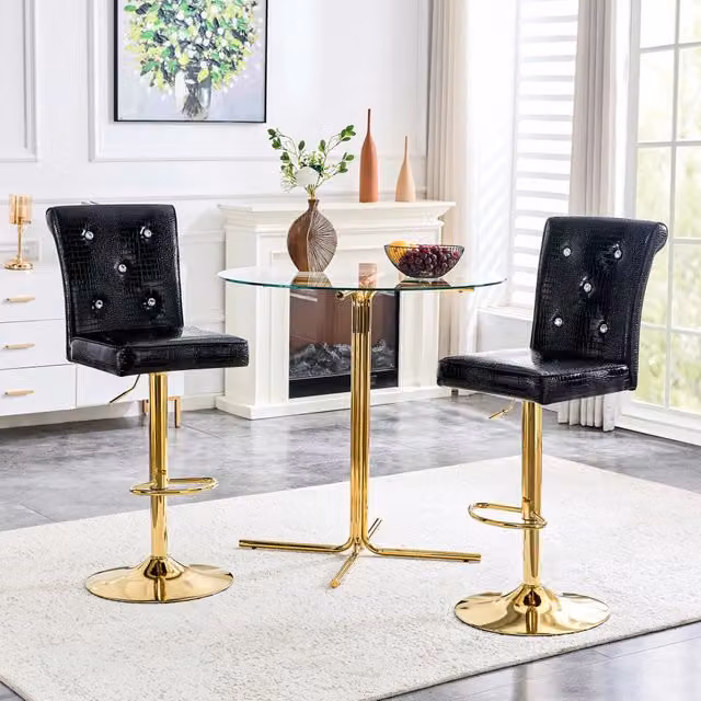 Sgabello da bar MIVRAY in PVC nero con effetto pelle di alligatore, imbottitura in schiuma e dettagli in cristallo