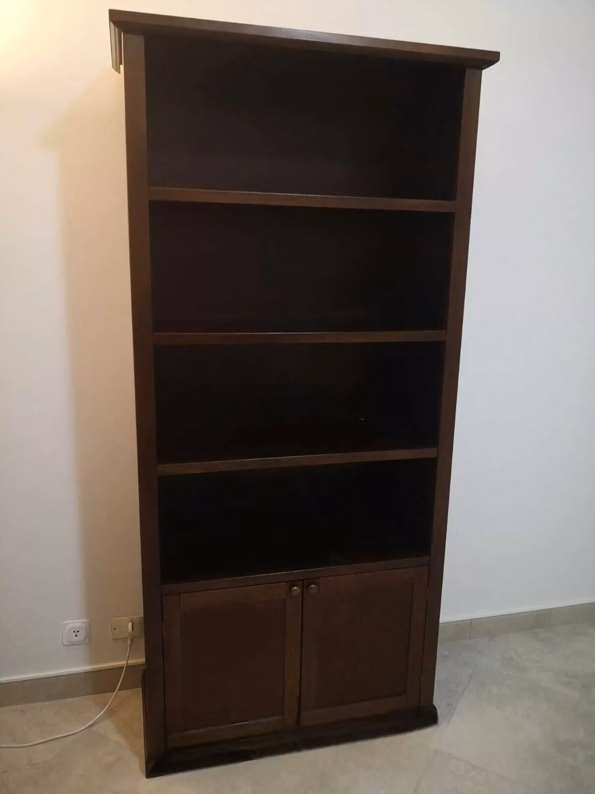 Libreria arte povera con 2 ante in legno Mobili 2G colore noce L 90 cm, P 41 cm, H 186 cm – 2