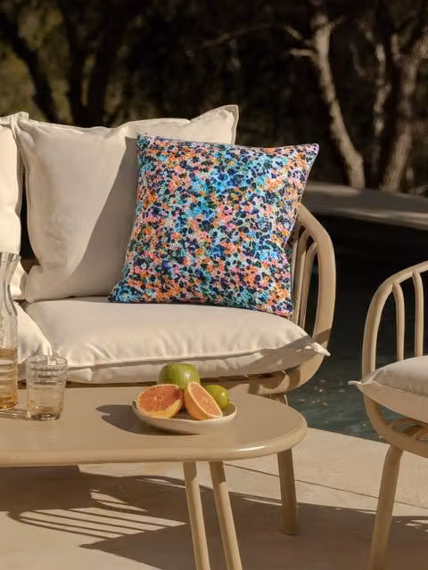 Cuscino da giardino Liberty Kenay Home con fantasia floreale multicolore, arancione, blu e viola, L 45 x P 45 x H 45 cm