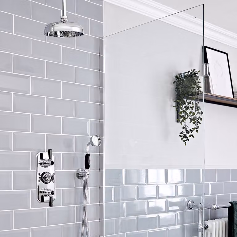 Sistema Doccia Termostatico Tradizionale con Soffione Doccia da 200mm, Doccetta e Braccio a Soffitto - Cromo & Nero - Elizabeth