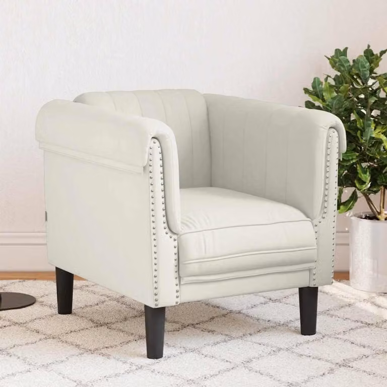 Poltrona in velluto color crema, con seduta e braccioli imbottiti, dimensioni 80 x 77 x 74 cm. Poltrona robusta e imbottita, con gambe in legno massello, ideale per ambienti moderni