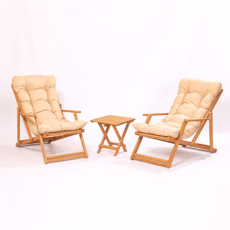 Skye Decor, set di mobili da giardino di alta qualità (3 pezzi), 100% legno di faggio, non verniciato, tavolo: 40x40x40 cm, sedie: 50x81x50 cm, vernice protettiva a base d'acqua per legno, marrone e crema, design rustico.