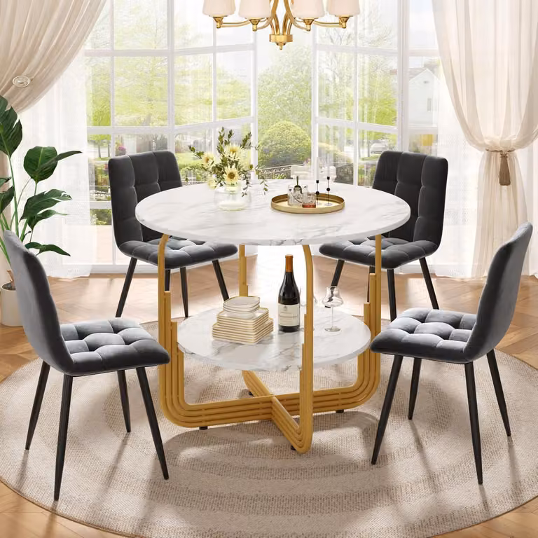 Set da pranzo composto da un tavolo e 4 sedie, dimensioni 80x76 cm, colore grigio e oro, rivestimento in velluto