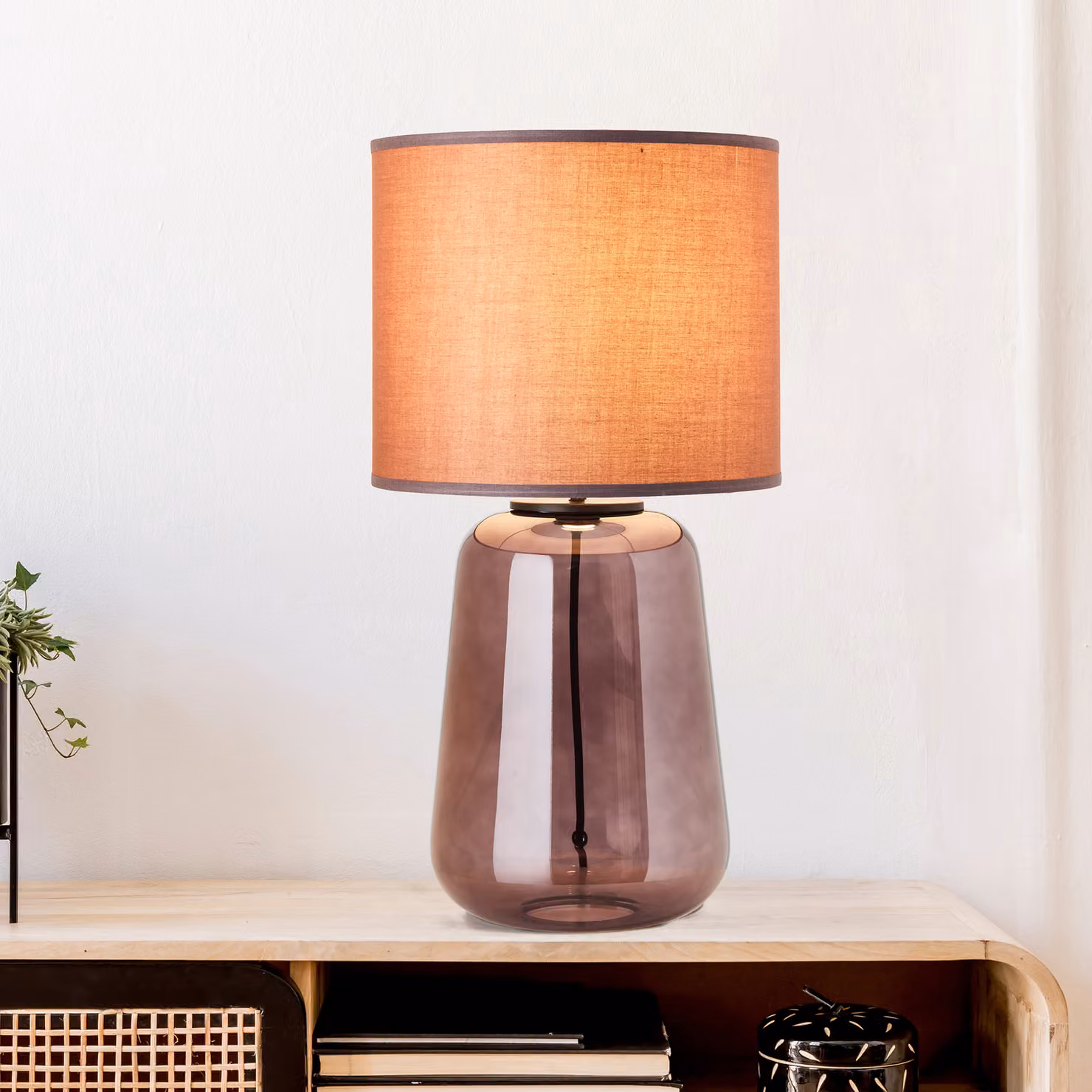 BRILLANTE lampada da tavolo moderna HYDRA | lampada da tavolo viola con paralume in tessuto e base in vetro | 1x presa E27 max. 60W | vetro/tessuto