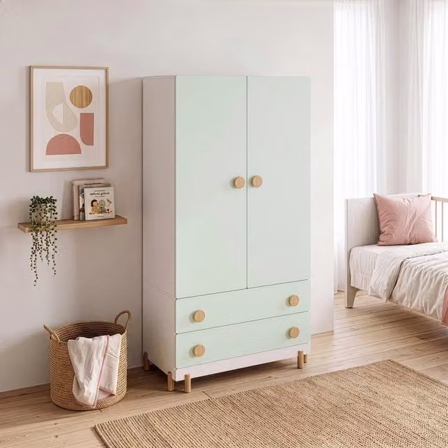 Armadio per cameretta Vaarentaa en.casa con 2 ante e 2 cassetti, stile scandinavo, Bianco/Verde Menta, H 156 cm x L 80 cm x P 41 cm