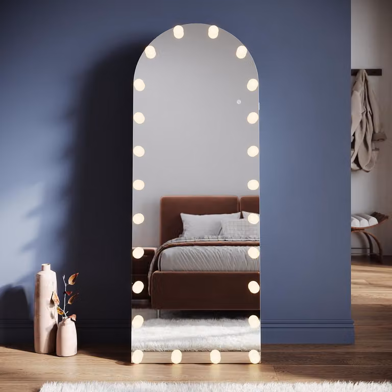 SONNI 160 x 60 x 3,5 cm Specchio da trucco curvo bianco con illuminazione a lampadina LED e presa di corrente, supporto per il montaggio a parete