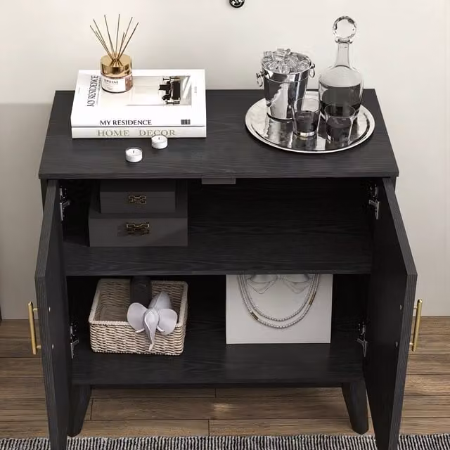 Credenza con ante scanalate ripiani regolabili presa posteriore legno e MDF nera per soggiorno e ingresso