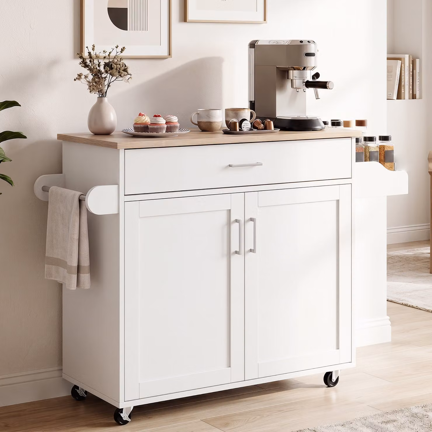 Isola da cucina Costway con mensola regolabile e ciabatta elettrica, carrello moderno con ruote in gomma, Bianco