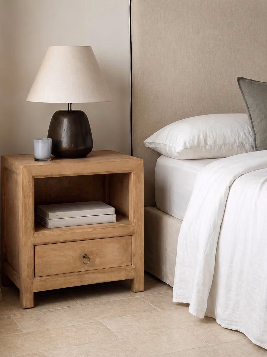 Comodino Rustico in Legno di Mango e Metallo con 1 Cassetto Kenay Home Colore Marrone e Oro H: 55,2 cm x L: 55,2 cm x P: 55 cm – 2