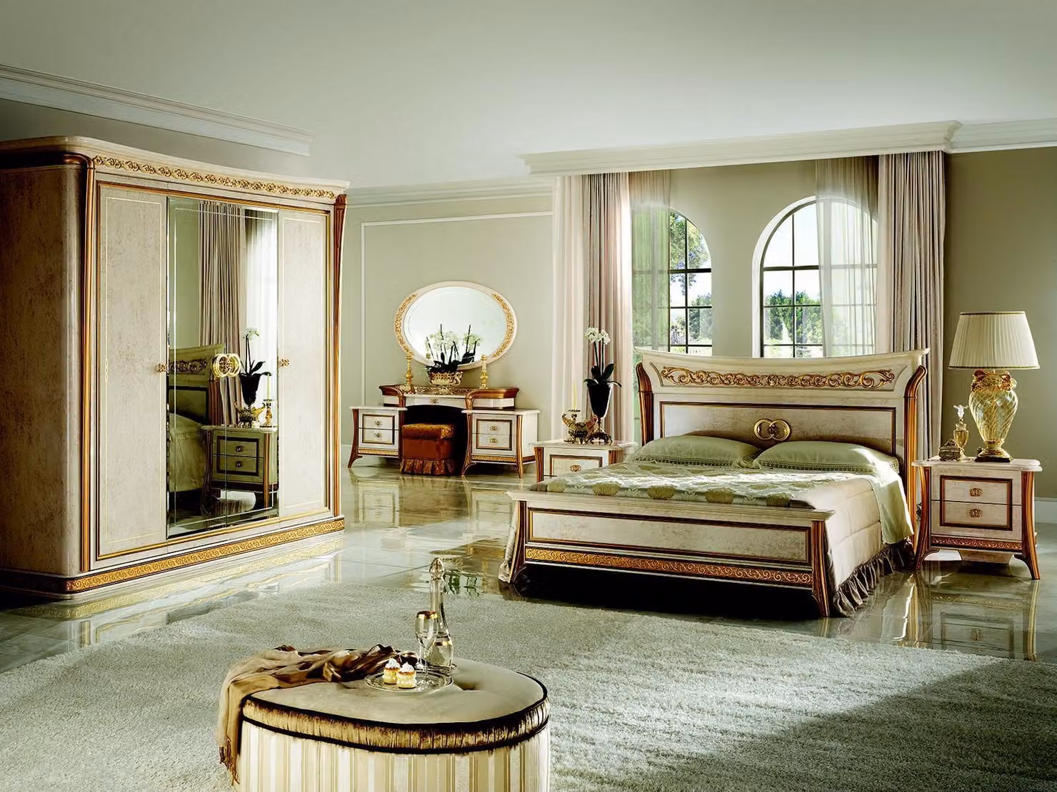 Bett royal königlich antik Schlafzimmer Polsterbett Barock Rokoko Designer Möbel