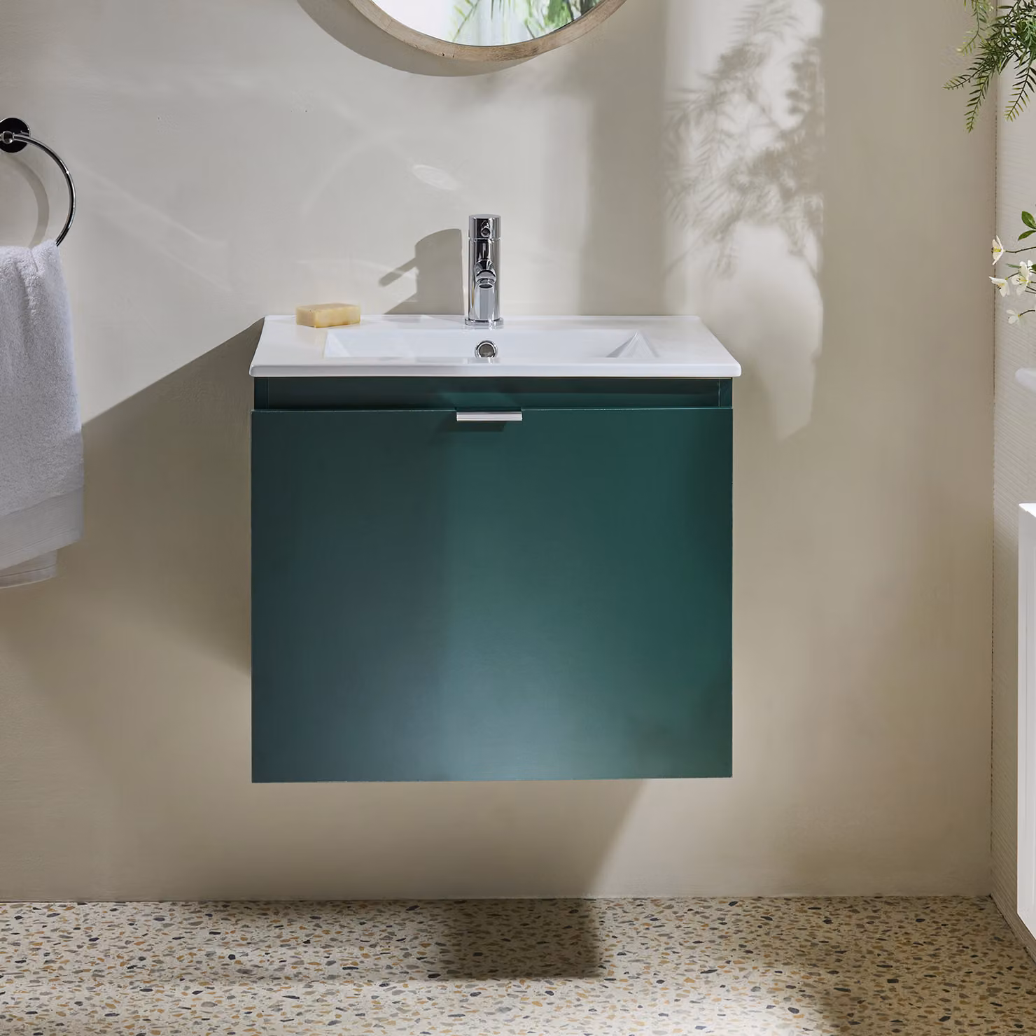 Mobile Bagno Verde Scuro Sospeso da 600mm con Lavabo e Maniglia con Impugnatura a Dito Cromate - Cluo