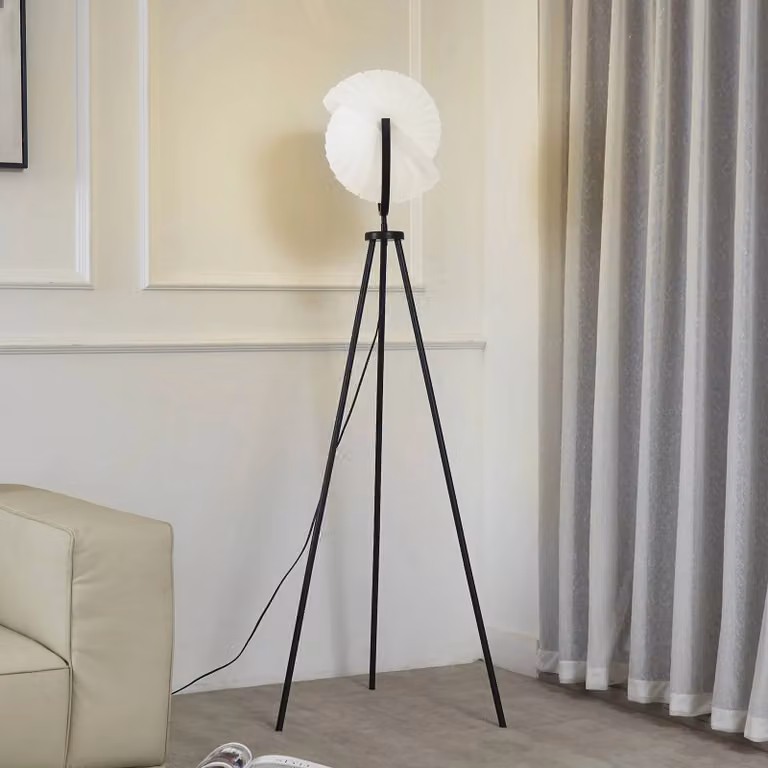 Lampada da terra di design Helva Lucande, dimmerabile, Nero, Soggiorno / Sala da pranzo, Plastica, Scandinavo, Lampada da terra