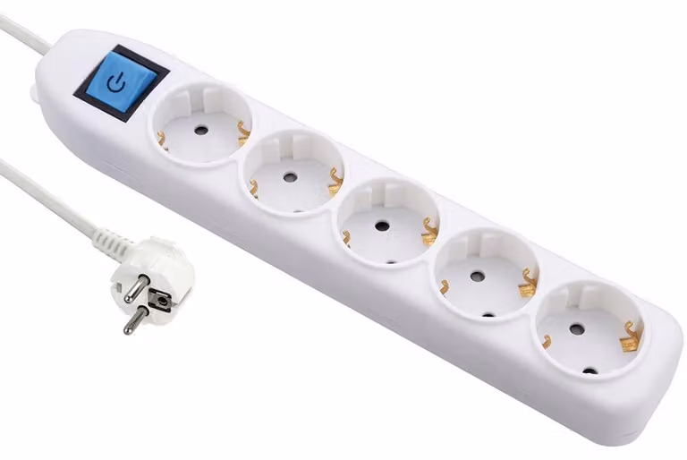 Electraline 52511, ciabatta multipresa con 5 prese e interruttore on/off, cavo da 1,5 metri
