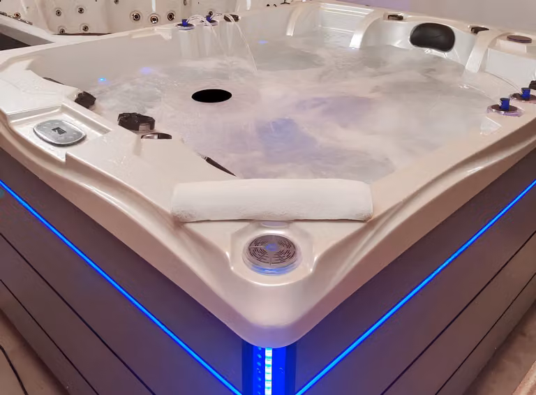 Whirlpool Outdoor Spa Pool Massagebad Blubberbad Außenwhirlpool 213x165 cm