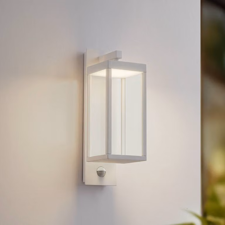 Applique da esterni LED Lucande Ferdinand, bianca, con sensore, 38 cm Ferdinand, Bianco / Opale, Alluminio, Moderno