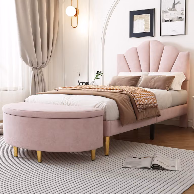 Letto imbottito 90 x 200 cm con rivestimento in velluto e panca imbottita – Struttura del letto con testiera a forma di conchiglia, rete a listelli in legno e piedi in ferro, letto da camera da letto color rosa