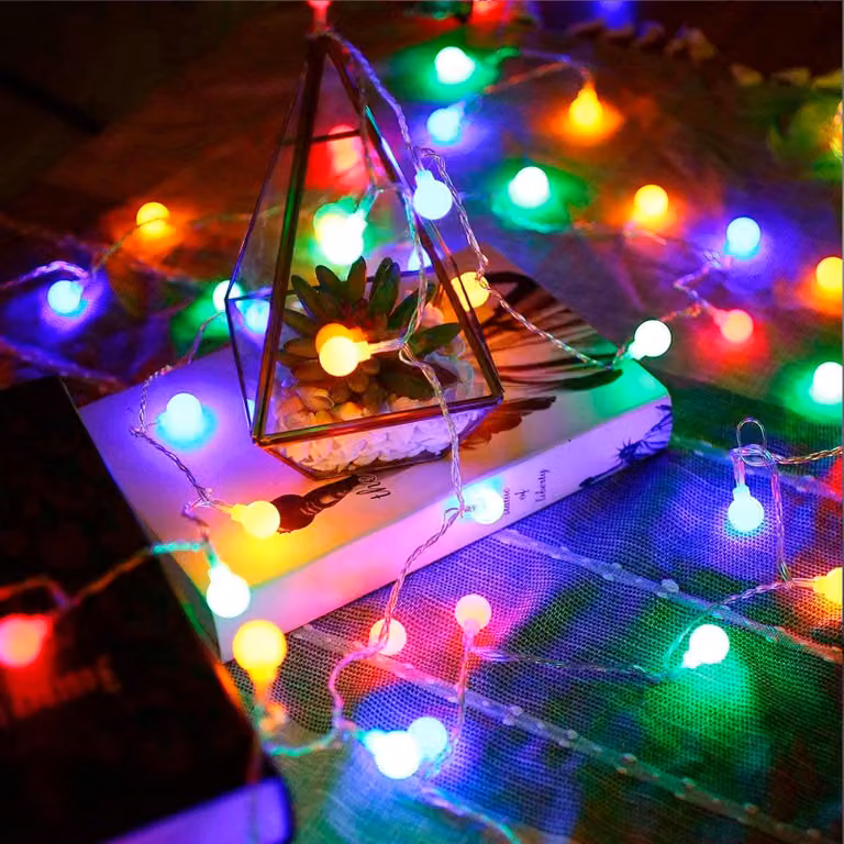Catena luminosa a LED, multicolore, 6 metri, 40 LED, grado di protezione IP44, 2 modalità, alimentazione a batteria