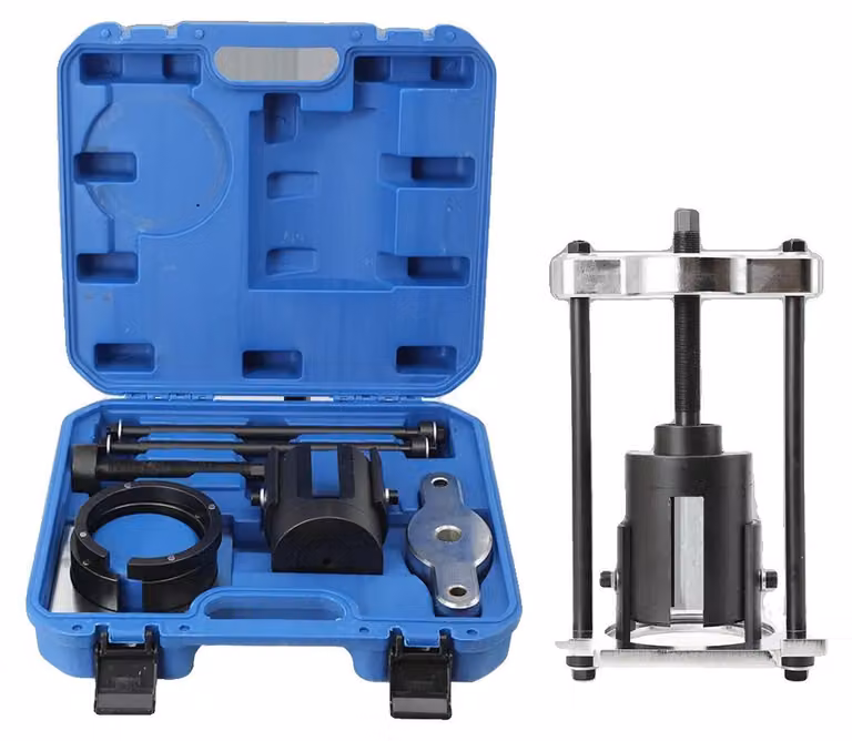 Set di utensili per la sostituzione dei boccole, realizzato in acciaio di alta qualità, con custodia compatta. Compatibile con i modelli Ford e Volvo. Permette un'installazione e una rimozione efficienti, senza la necessità di smontare il telaio inferiore