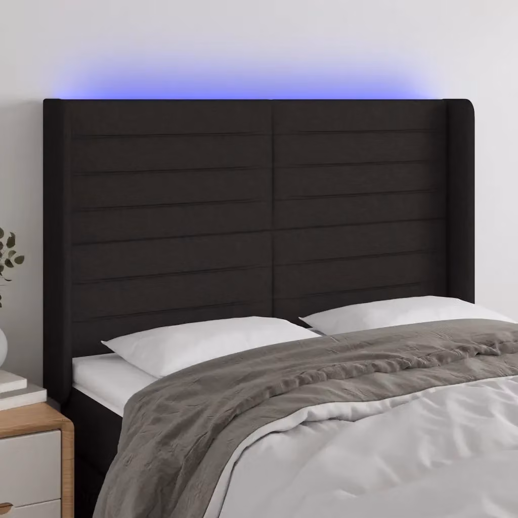 Testiera moderna in tessuto nero con illuminazione LED integrata e porta di ricarica USB, L: 147 cm, P: 16 cm, H: 118/128 cm – 2