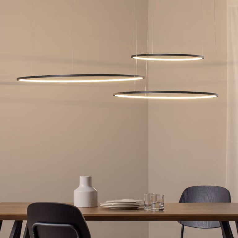 Lampada LED a sospensione Saturno, nera, 3 luci, metallo, 4.000 K Saturno Milagro Lighting, Nero, Soggiorno / Sala da pranzo, Metallo, Moderno