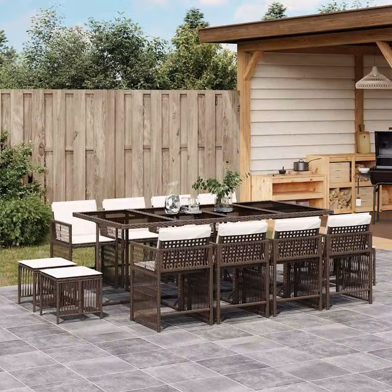Set da pranzo da giardino vidaXL in polyrattan marrone con cuscini bianchi e tavolo in vetro, 13 pezzi