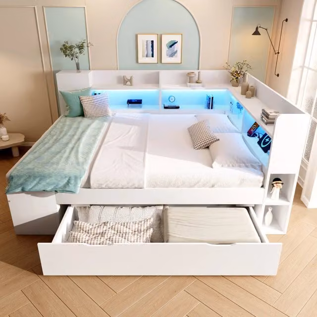 Letto matrimoniale 140 × 200 cm con materasso e rete a doghe ricarica USB Type-C LED cassetti ripiani bianco