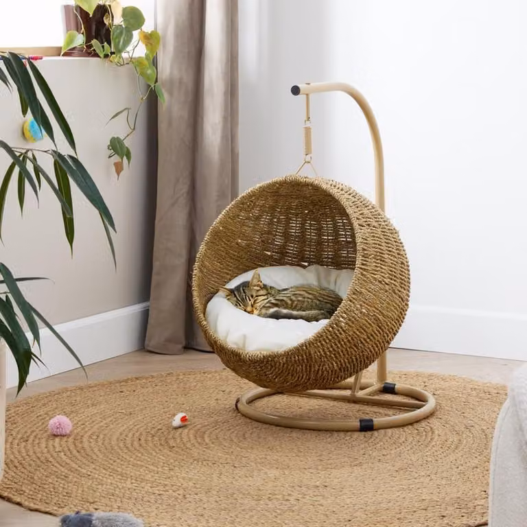 Sedia a dondolo per gatti – Colori: naturale e bianco