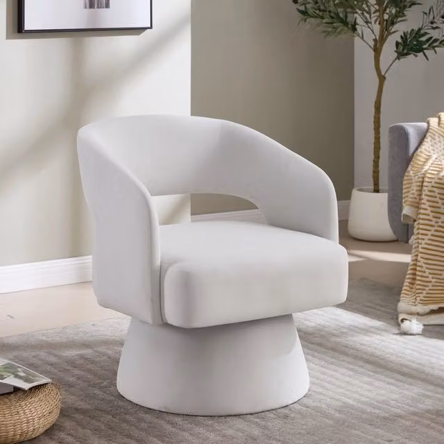 Poltrona girevole OKWISH in ciniglia beige con schienale ergonomico e base in legno per soggiorno e camera da letto L: 68 cm, P: 66 cm, H: 47 cm