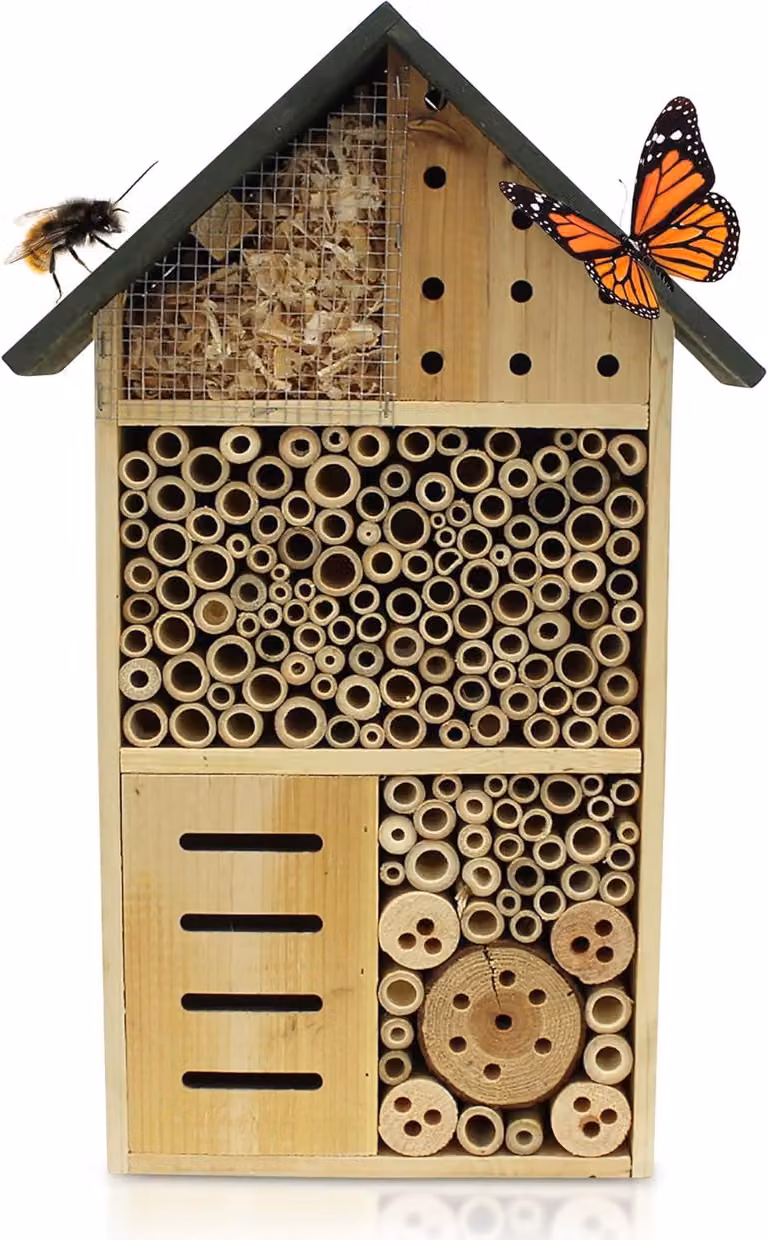 Albergo per insetti, realizzato con materiali naturali e resistente alle intemperie, in legno naturale, ideale per api, api selvatiche, coccinelle. Struttura per nidi da appendere, in legno, dimensioni 10 x 30 x 50 cm