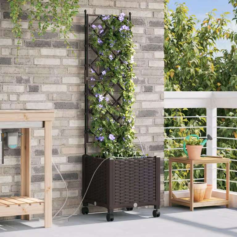 vidaXL Vaso da Giardino con Irrigazione e Ruote Marrone in Plastica